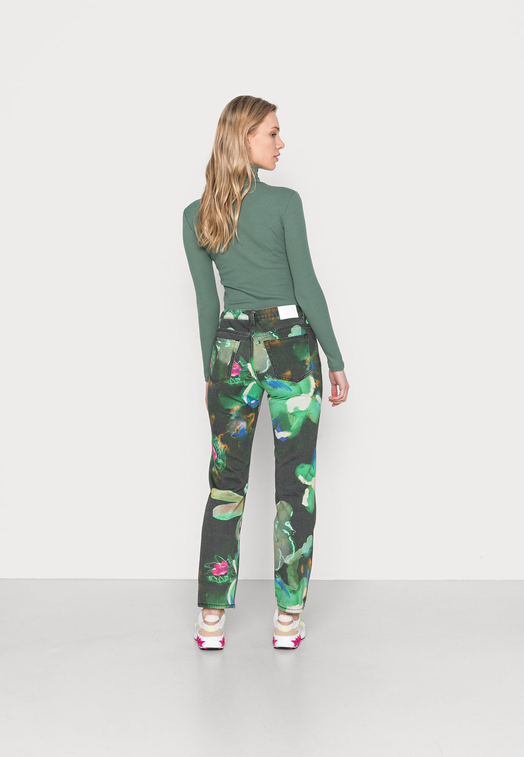 Weekday PIN GREEN BLOOM
