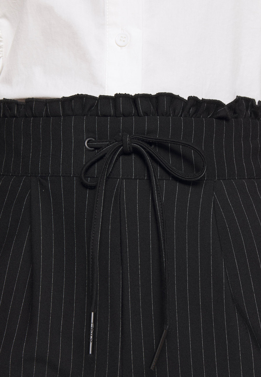 ONLPOPTRASH CLASSI PINSTRIPE FRILL Media 6