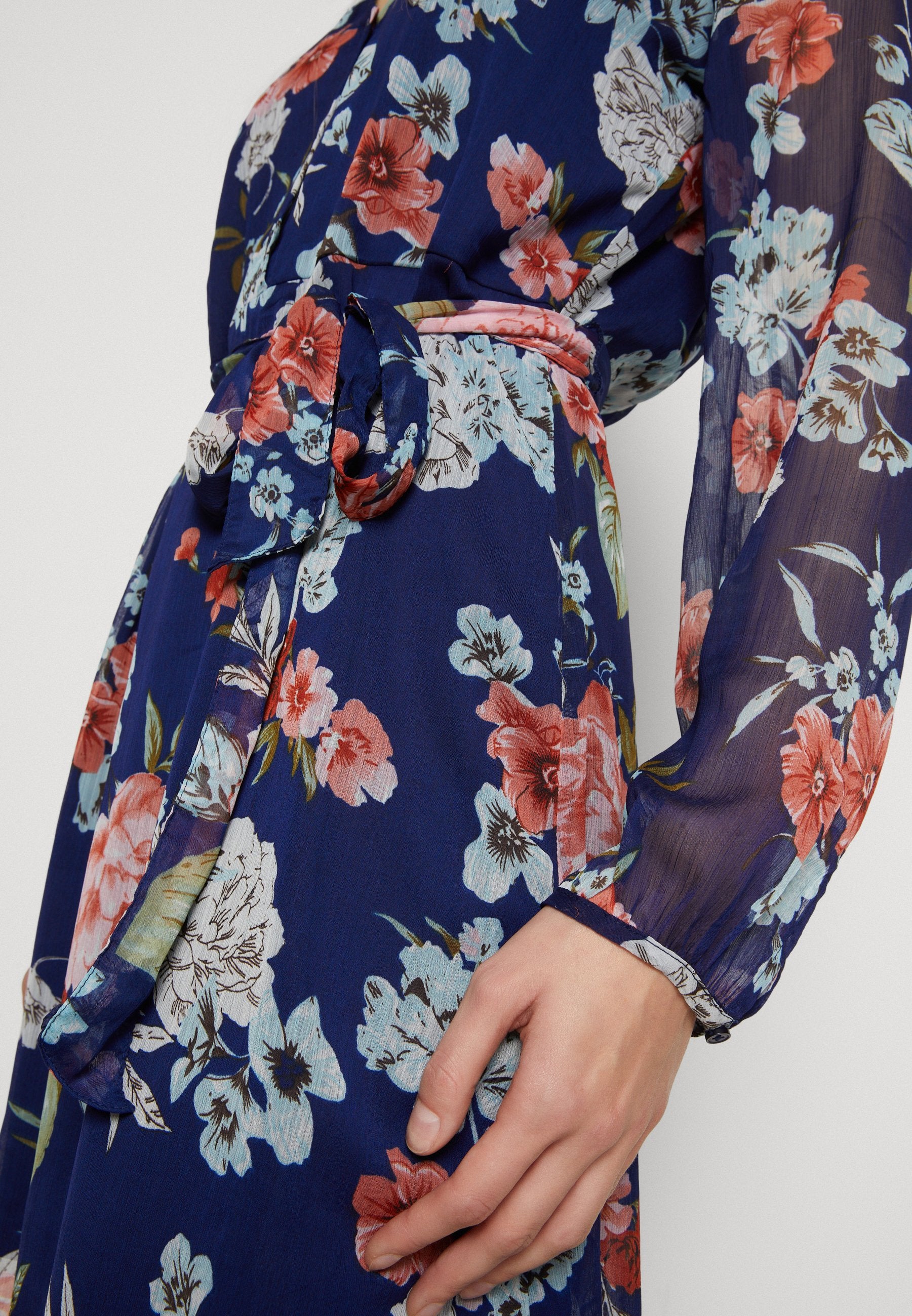 ONLSAGA V NECK BUTTON DRESS Media 6