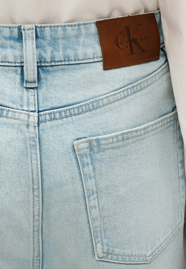 Calvin Klein Jeans NEW MOM JEAN