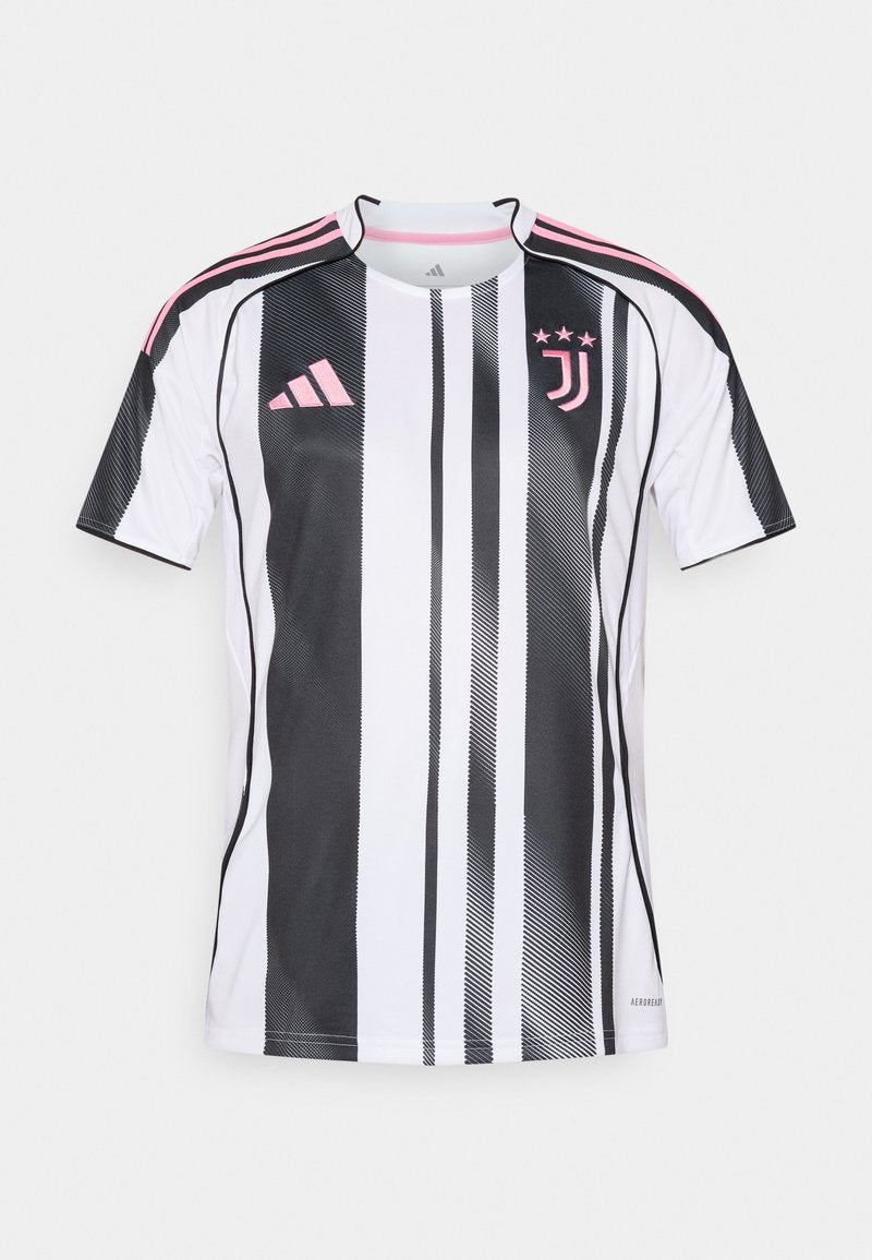 Juventus Fußballtrikot mit vertikalen schwarz-weißen Streifen, rosa Akzenten an den Ärmeln und Logo, aus leichtem, atmungsaktivem Material.