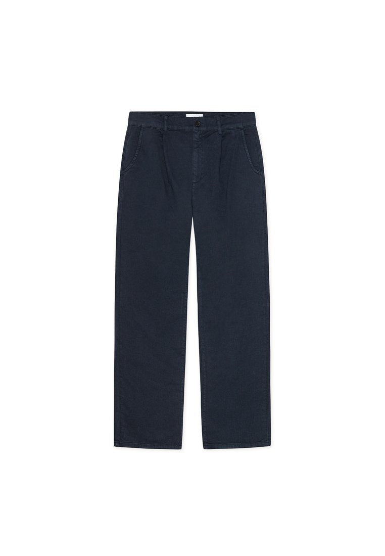 Dunkelmarineblaue Baumwollhose mit lockerem Schnitt, zwei Fronttaschen, Knopfverschluss und geradem Bein.