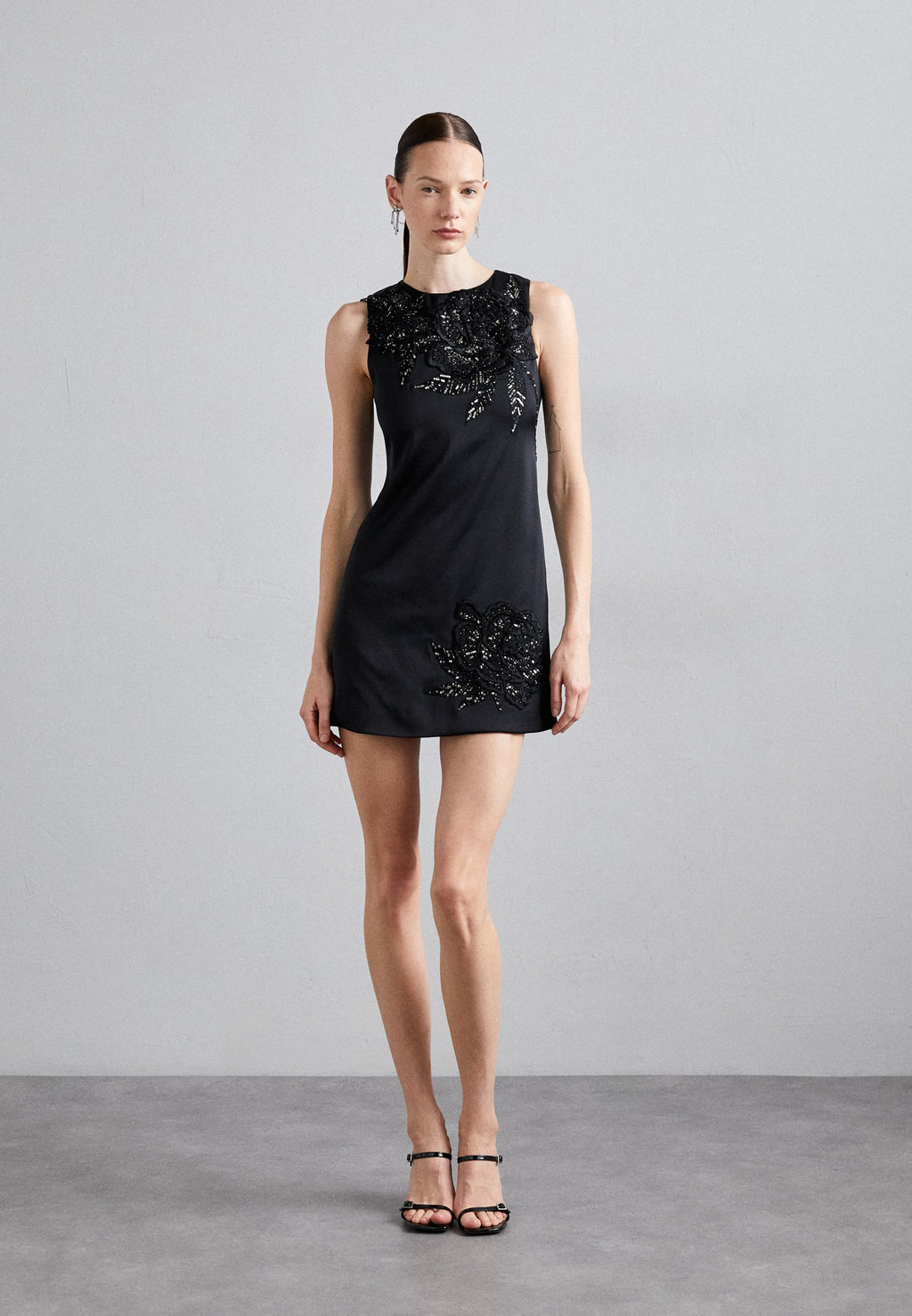 Alice + Olivia CLYDE EMBELL ALINE DRESS