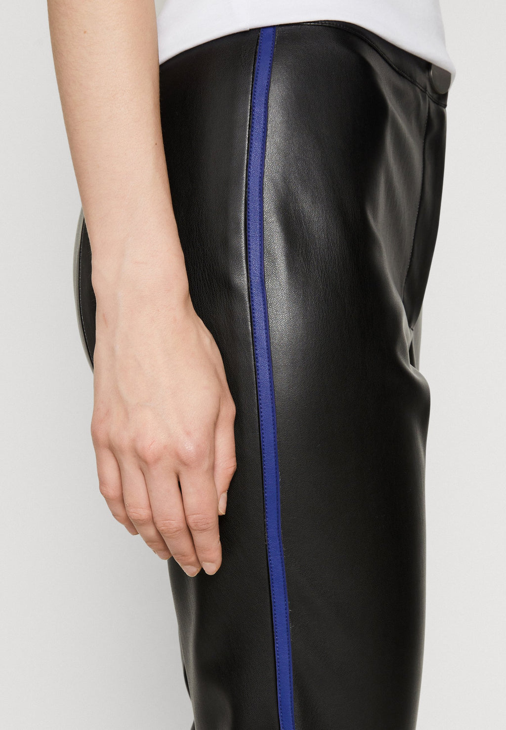 TROUSER Media 6