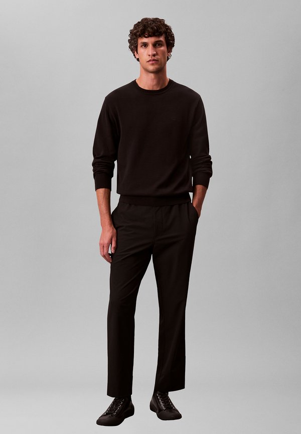 Calvin Klein CLASSIC TECH DOBBY HALF ELASTIC  - COMMUTER