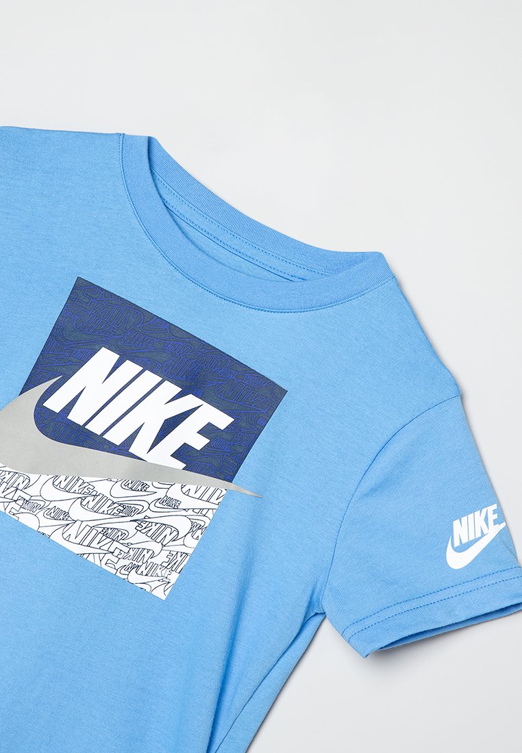 Nike Sportswear PRACTICE MAKES FUTURA