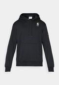 Schwarzer Kapuzenpullover mit Fronttasche, NBA-Logo auf der Brust und kleinem Nike-Swoosh auf dem linken Ärmel.