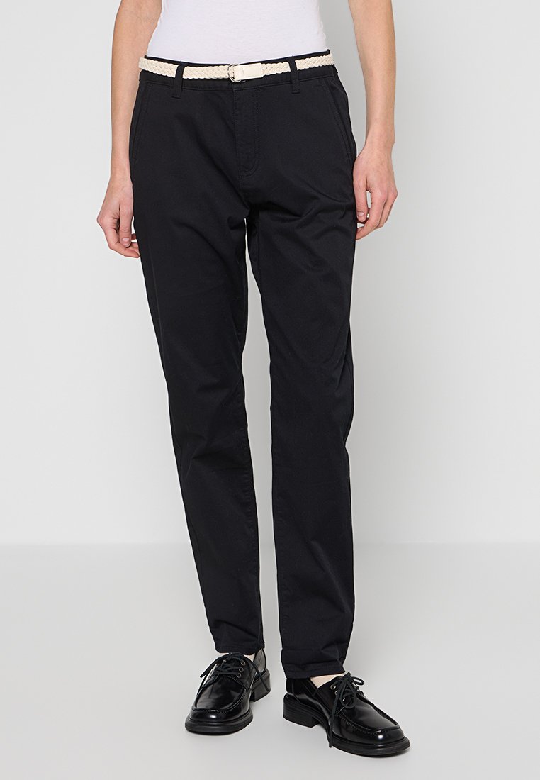 REGULAR FIT Media 1