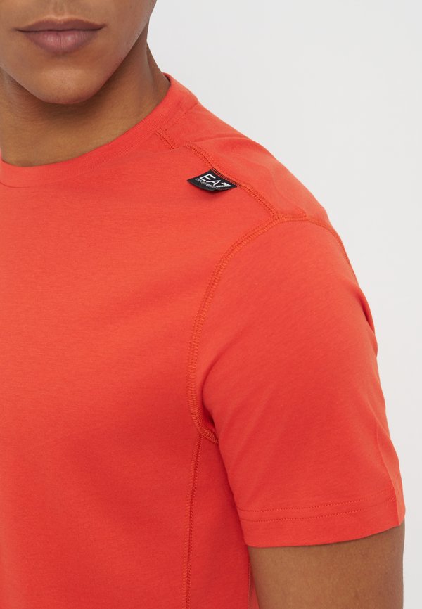 EA7 Emporio Armani T-SHIRT