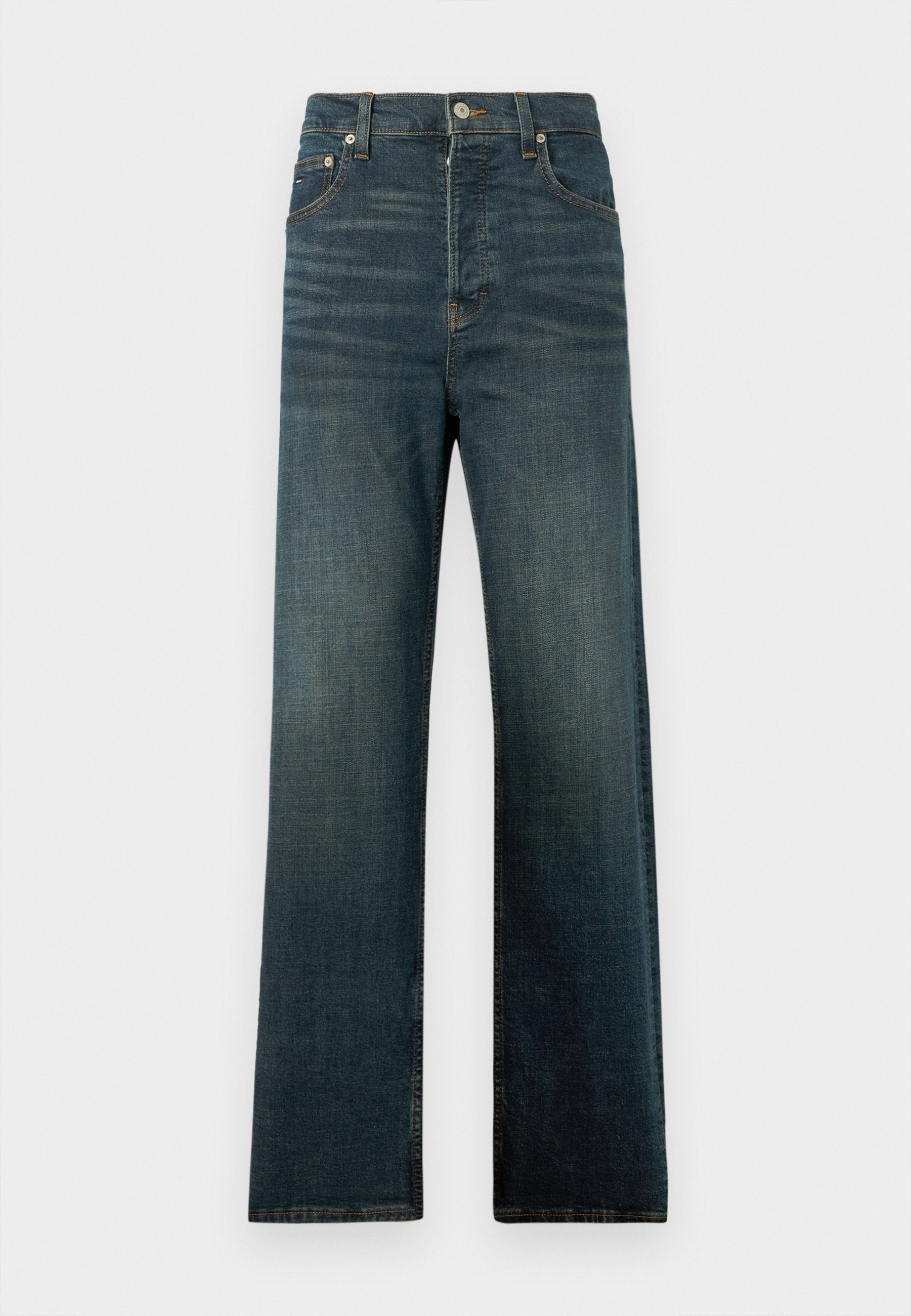 Denim-Jeans in einer dunkelblauen Waschung, mit geradem Bein, einem klassischen Fünf-Taschen-Design und dezenten Auswaschungen in der Hüftregion.