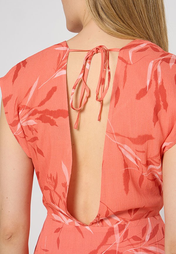 Claudie Pierlot REKY