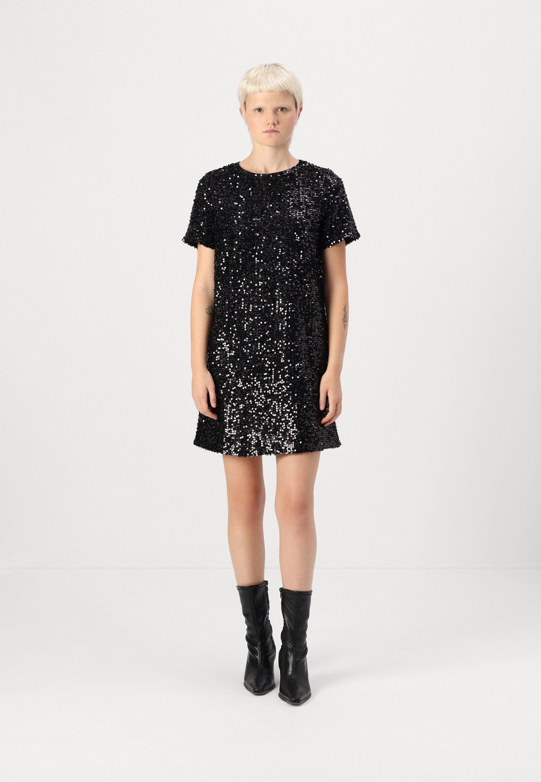 Pieces PCSERENA O-NECK DRESS