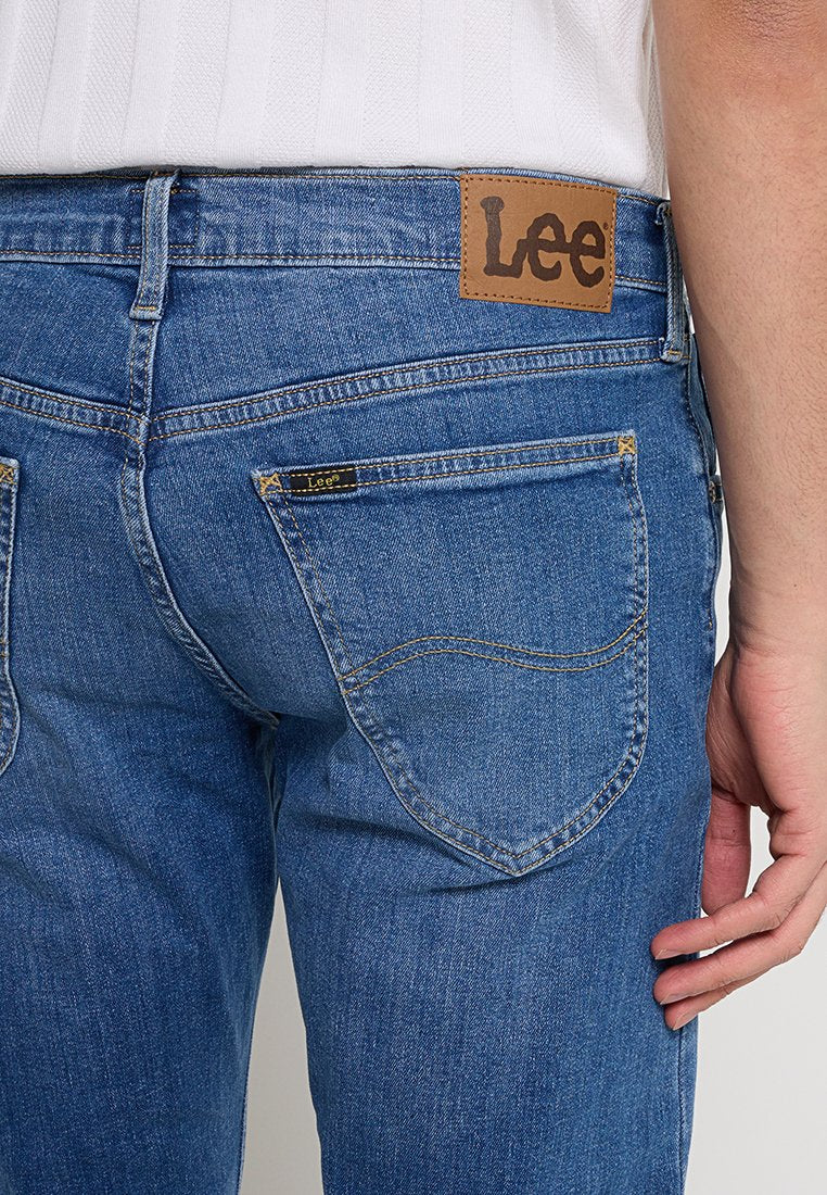 Lee DAREN