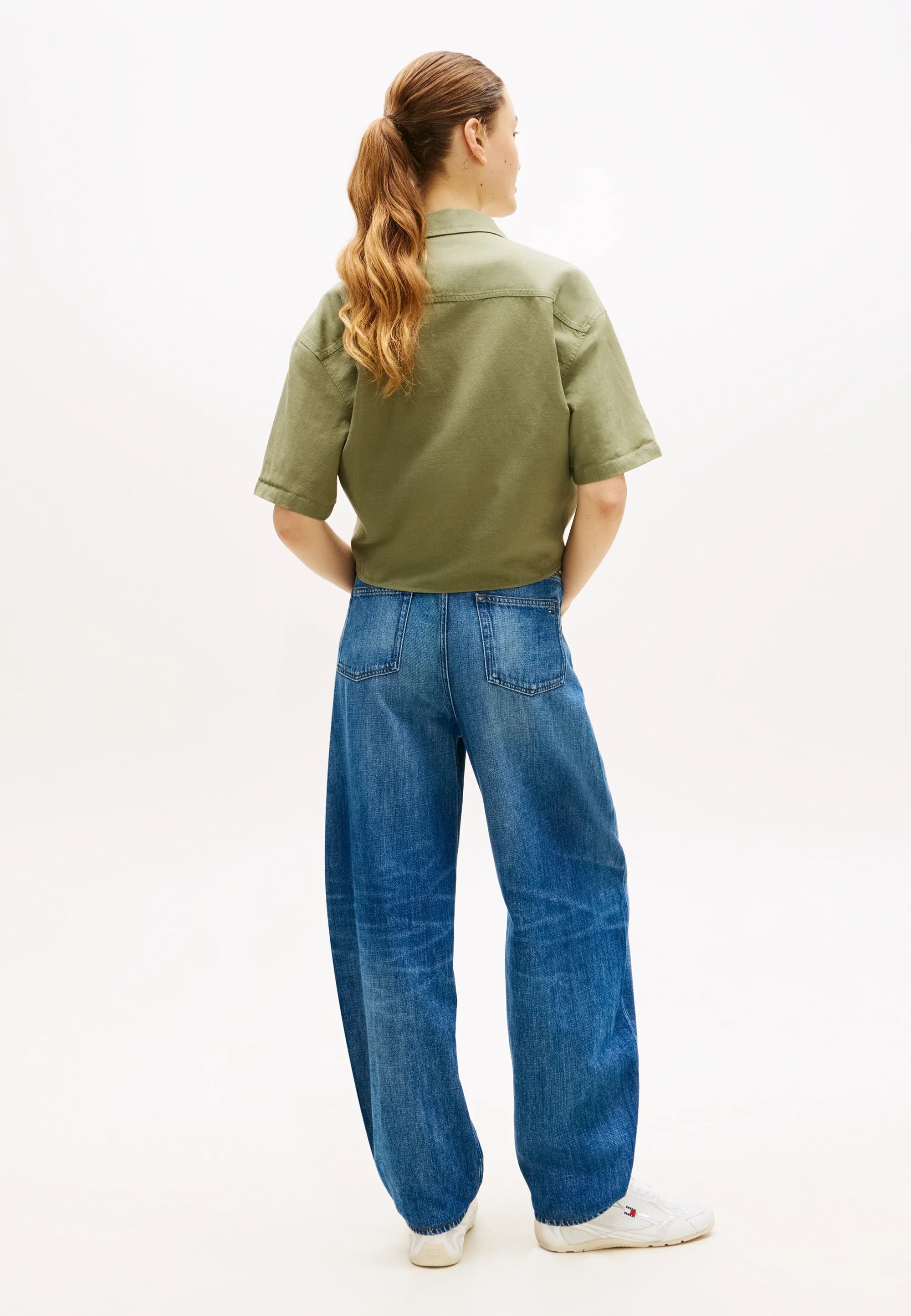 Tommy Jeans RELAXED FIT LINEN BLEND TIE FRONT SHIRT - Button-down blouse - bay leaf