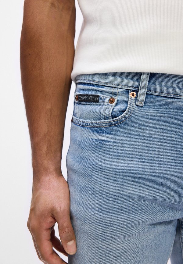 Calvin Klein SLIM STRAIGHT