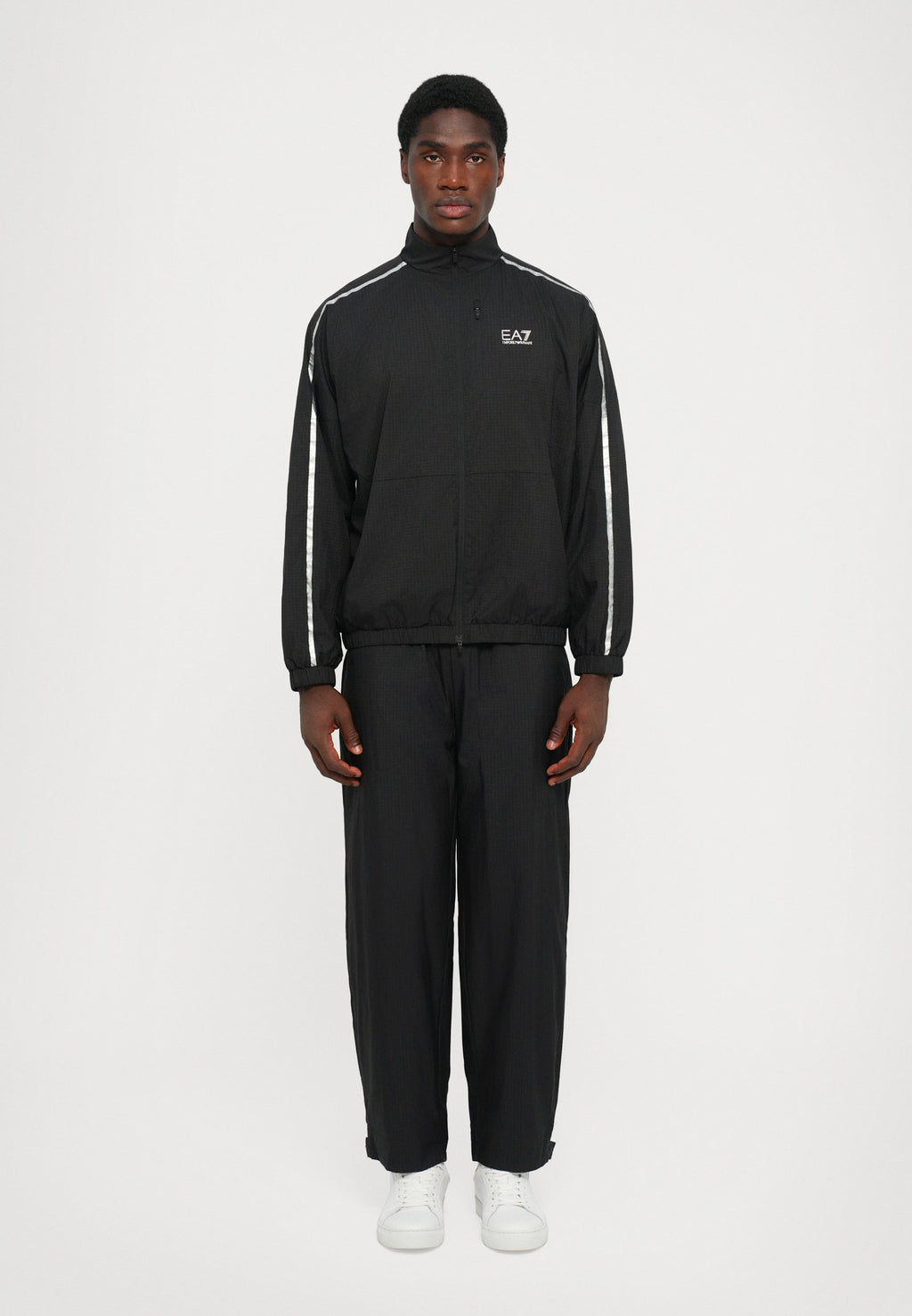 VENTUS UNISEX SET Media 3