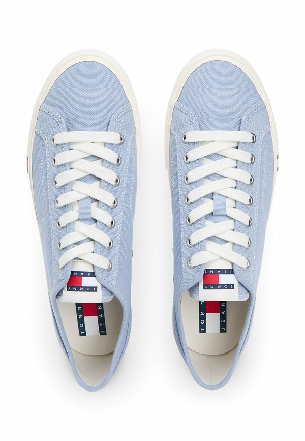 Tommy Jeans ARCHIVE FLAG STRIPE CANVAS TRAINERS