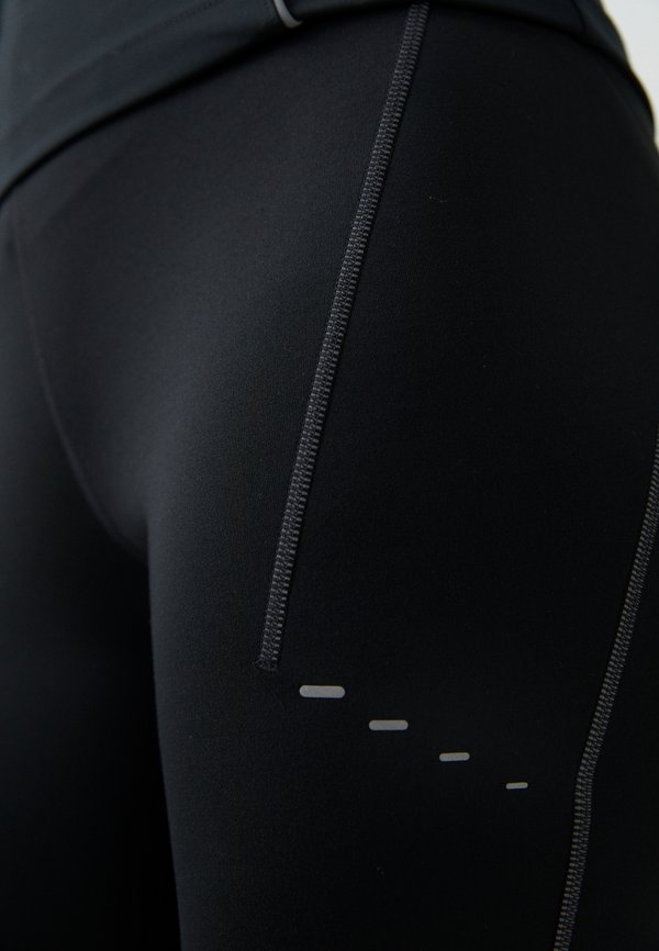 Nike Performance SWIFT