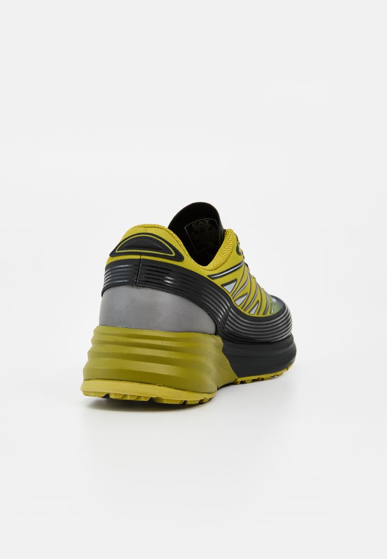 CRUSHER DISTANCE Media 3