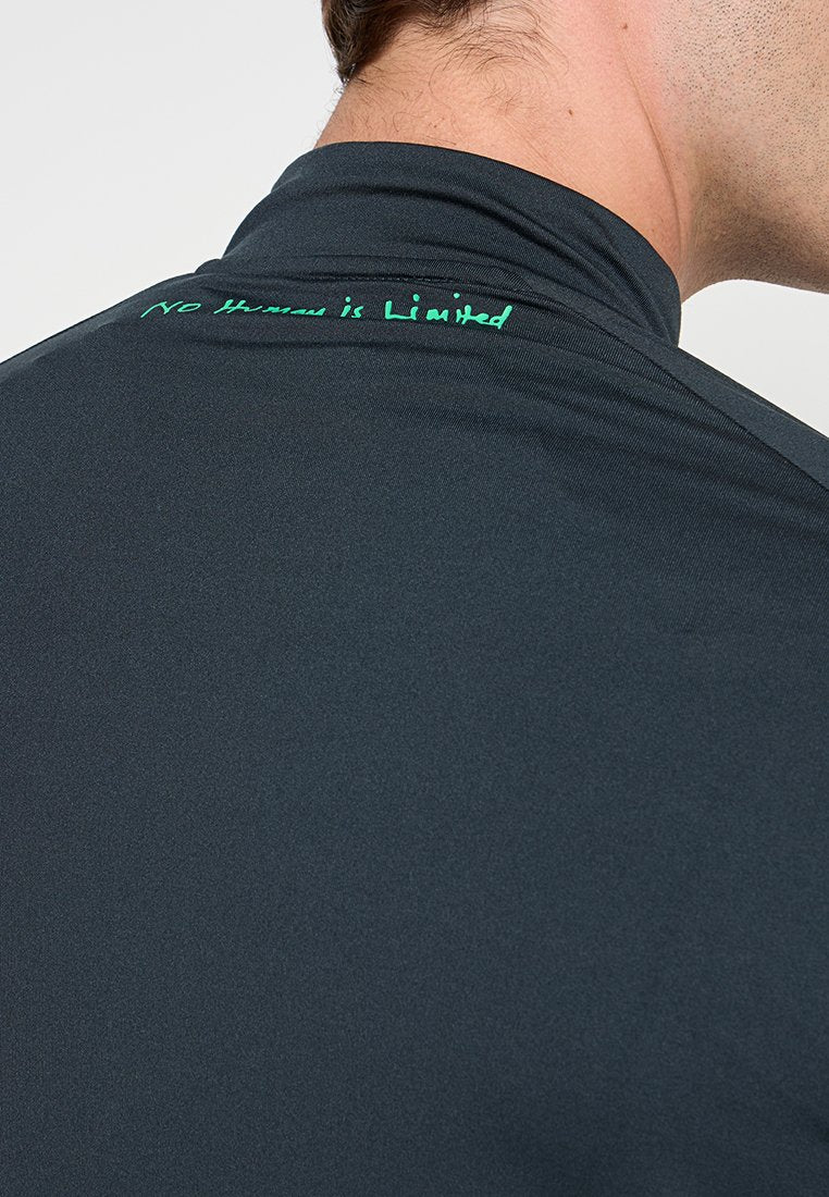 Nike Performance