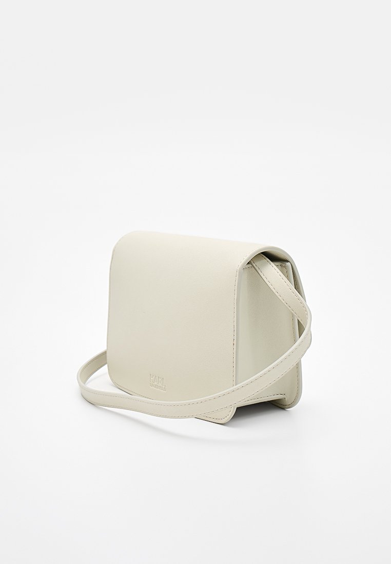 KARL LAGERFELD K/KORE