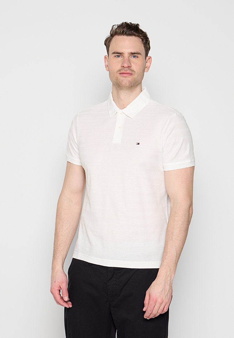 REGULAR FIT Media 1