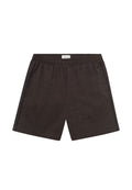 Dunkelbraune Shorts aus strukturiertem Stoff, mit einem elastischen Bund und dünnen blauen seitlichen Streifen. Einfaches, funktionales Design ohne Taschen.
