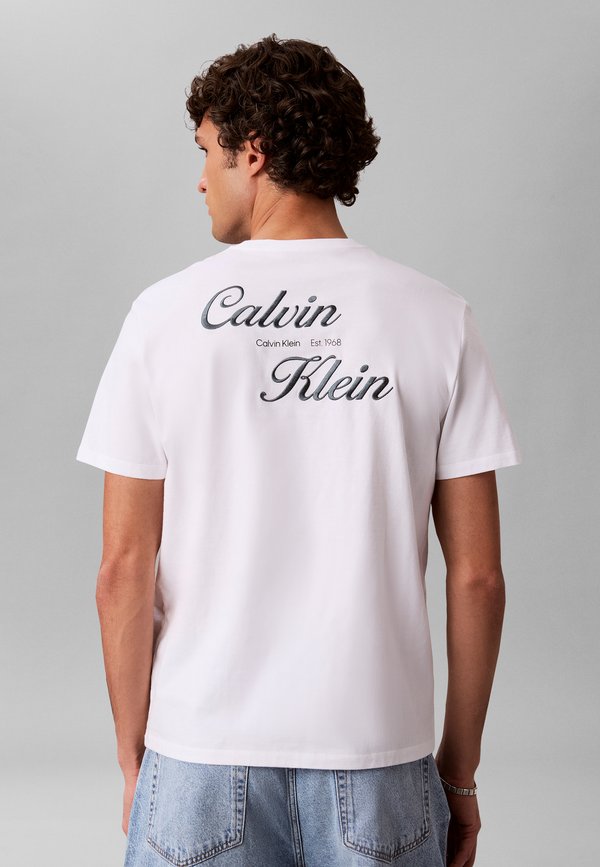 Calvin Klein Jeans 30S CALVIN KLEIN T-SHIRT - Print T-shirt - bright white