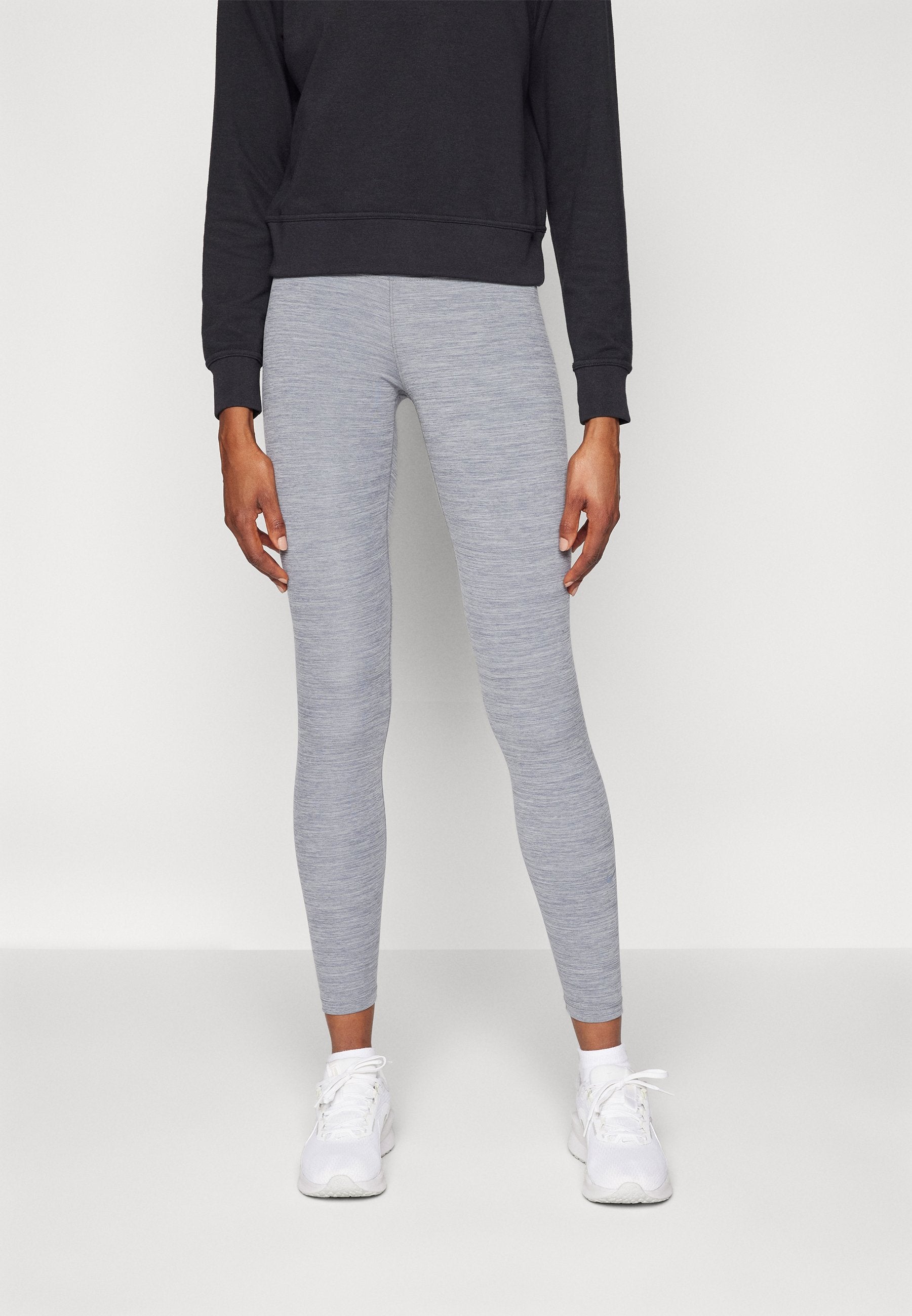Nike Performance ONE