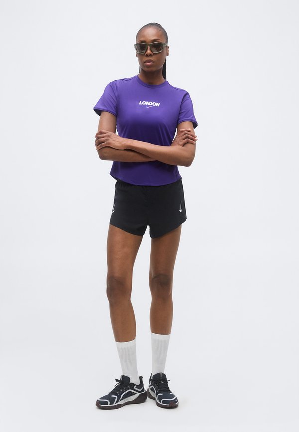 Nike Performance SWIFT