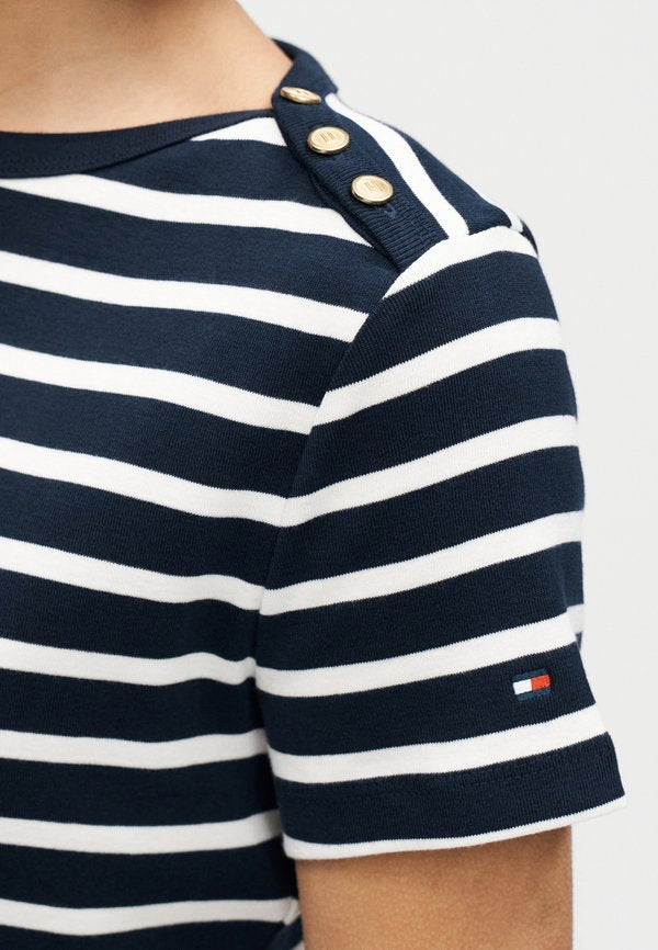 Tommy Hilfiger GOLD-TONE BUTTON SLIM BOAT NECK T-SHIRT