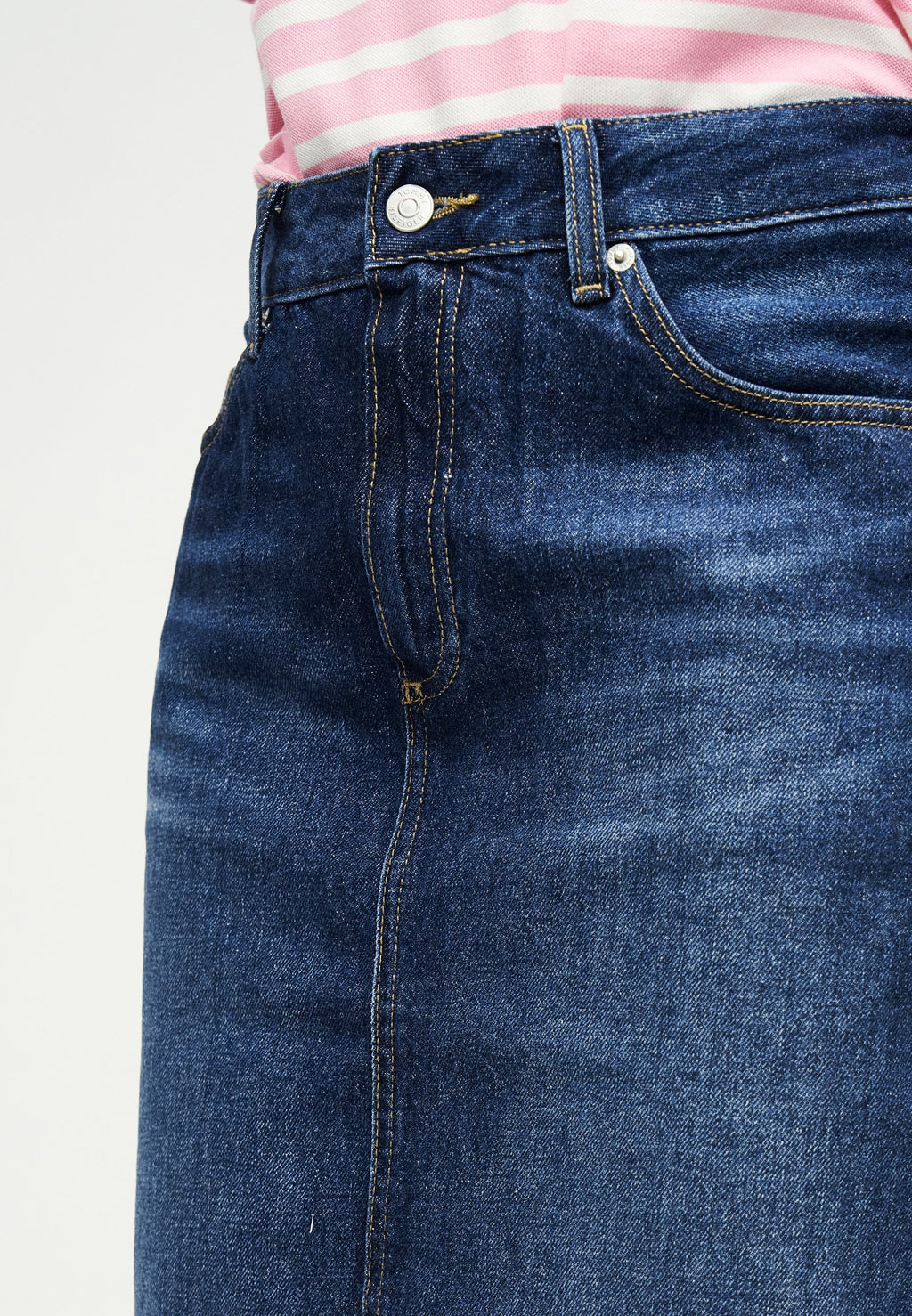 MID RISE STRAIGHT DENIM PENCIL SKIRT Media 6