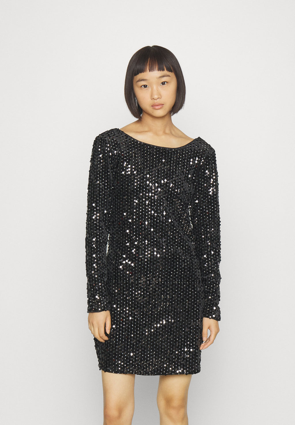 ONLLUCY OPEN BACK DRESS  Media 3