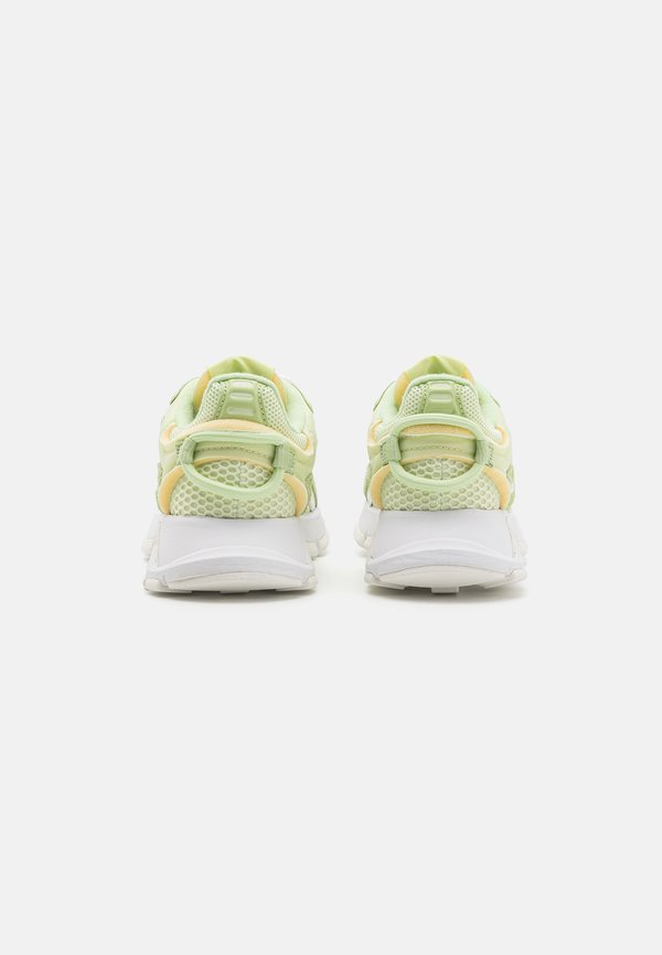 Lacoste L003 NEO 224