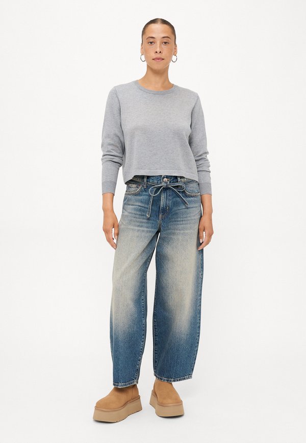 Vero Moda Petite VMSILJE O NECK SHORT