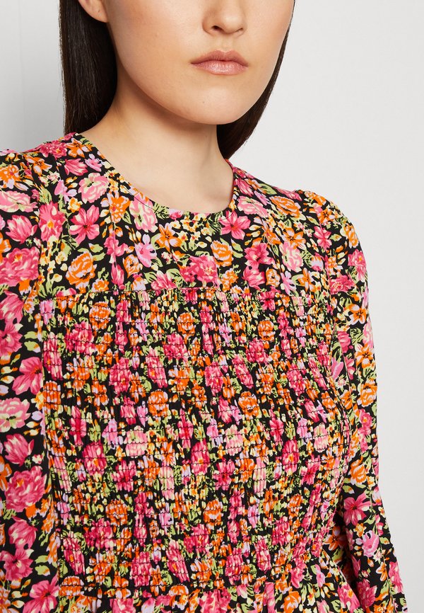 Vero Moda VMMIA SMOCK SHORT DRESS