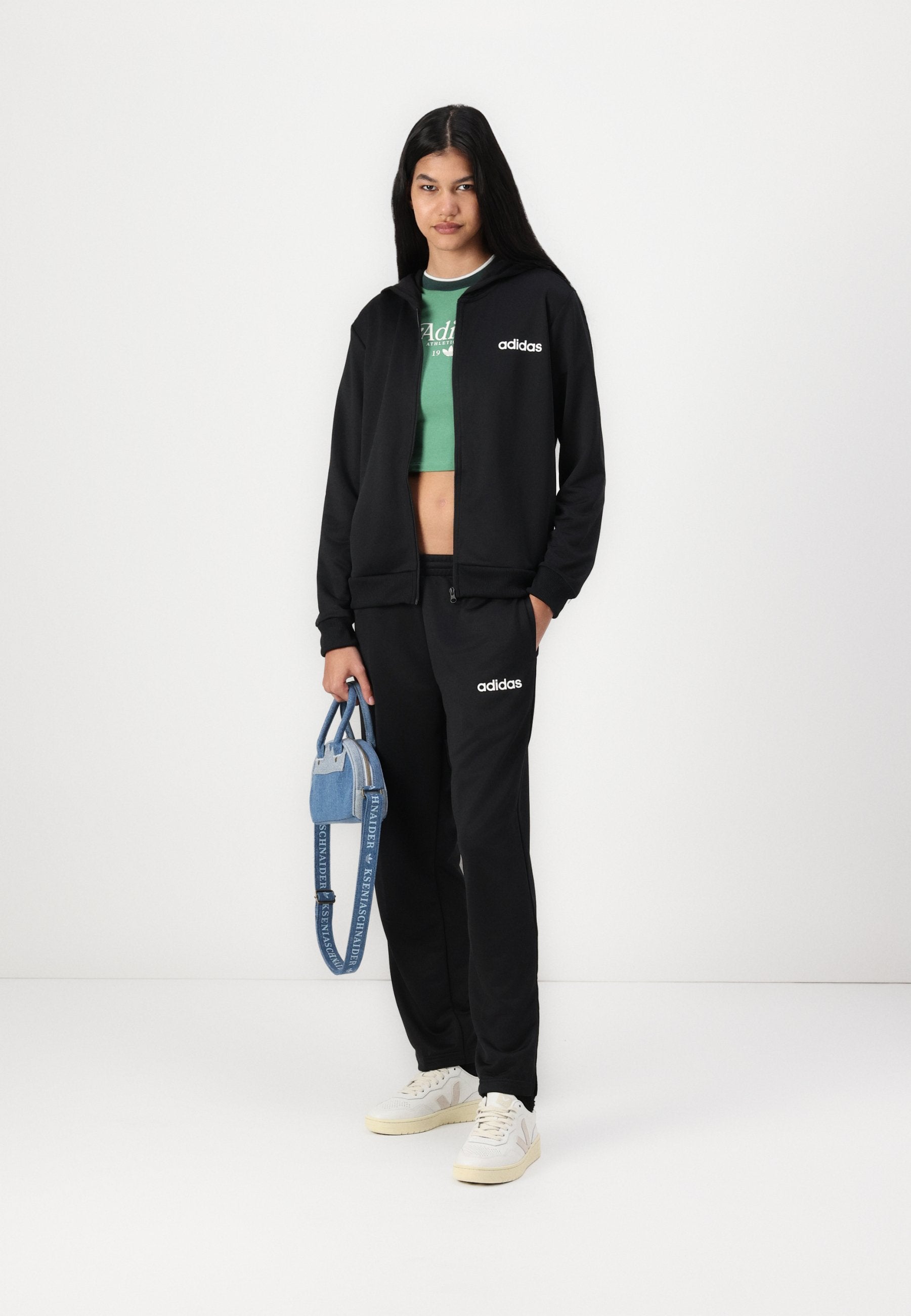 adidas Sportswear ESSENTIALS LINEAR