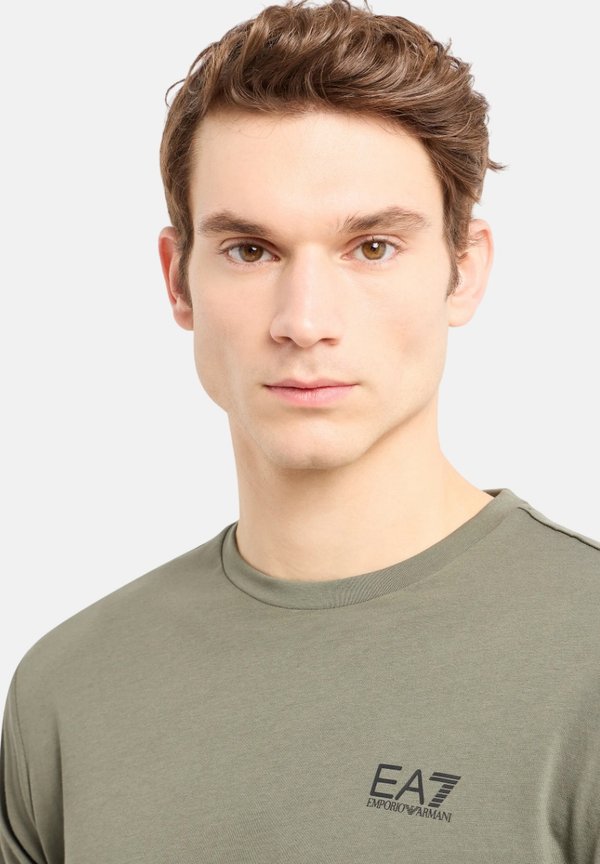 EA7 Emporio Armani