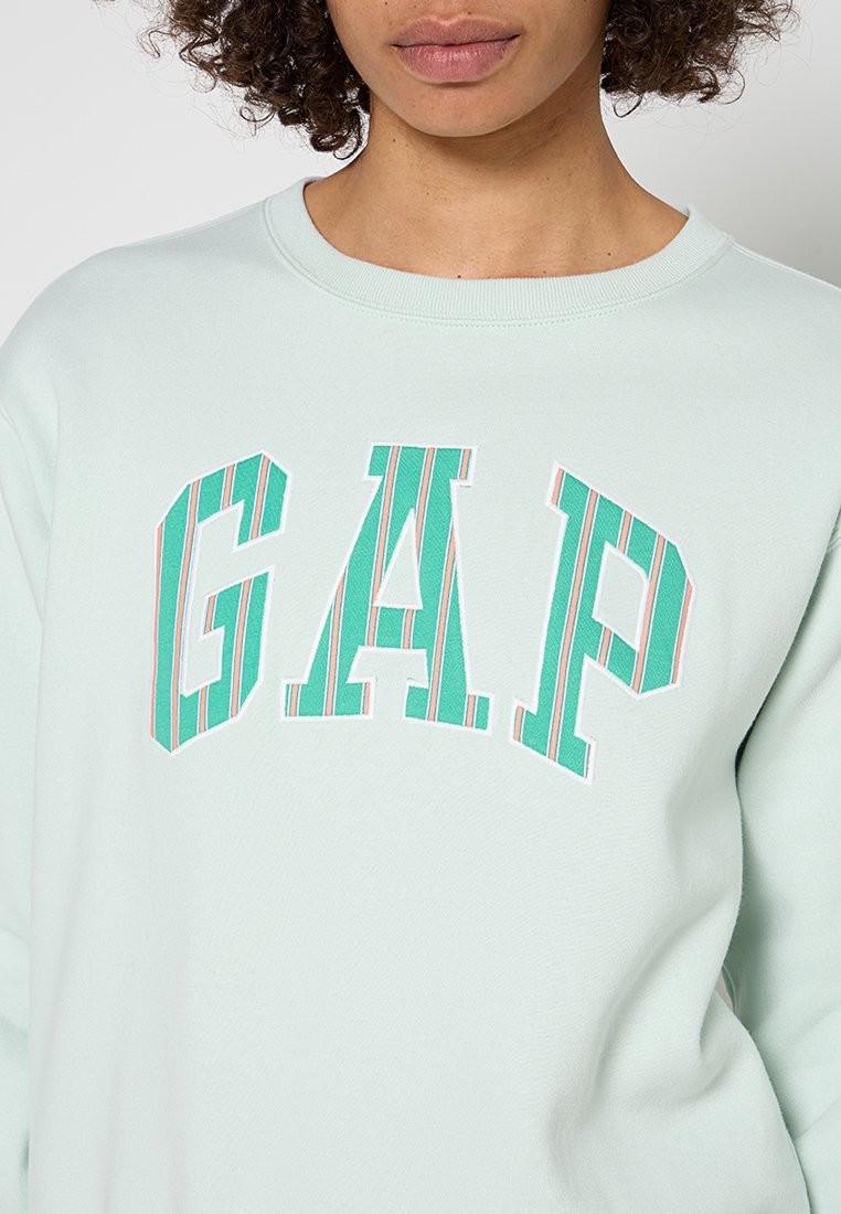 GAP NEW HERITAGE