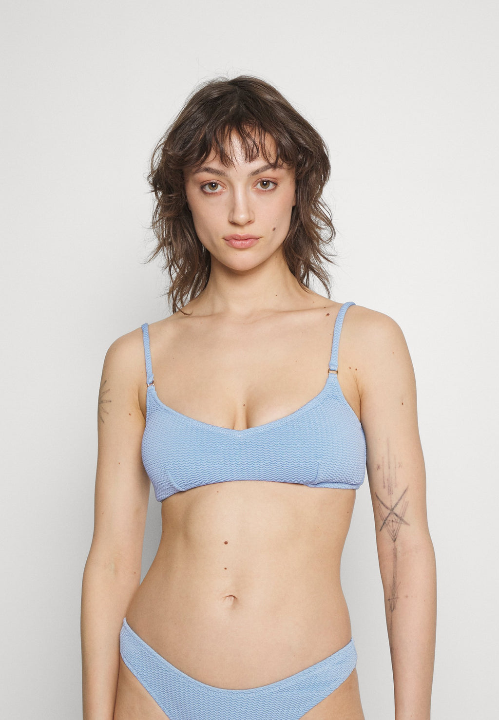 DIVE BRALETTE Media 3