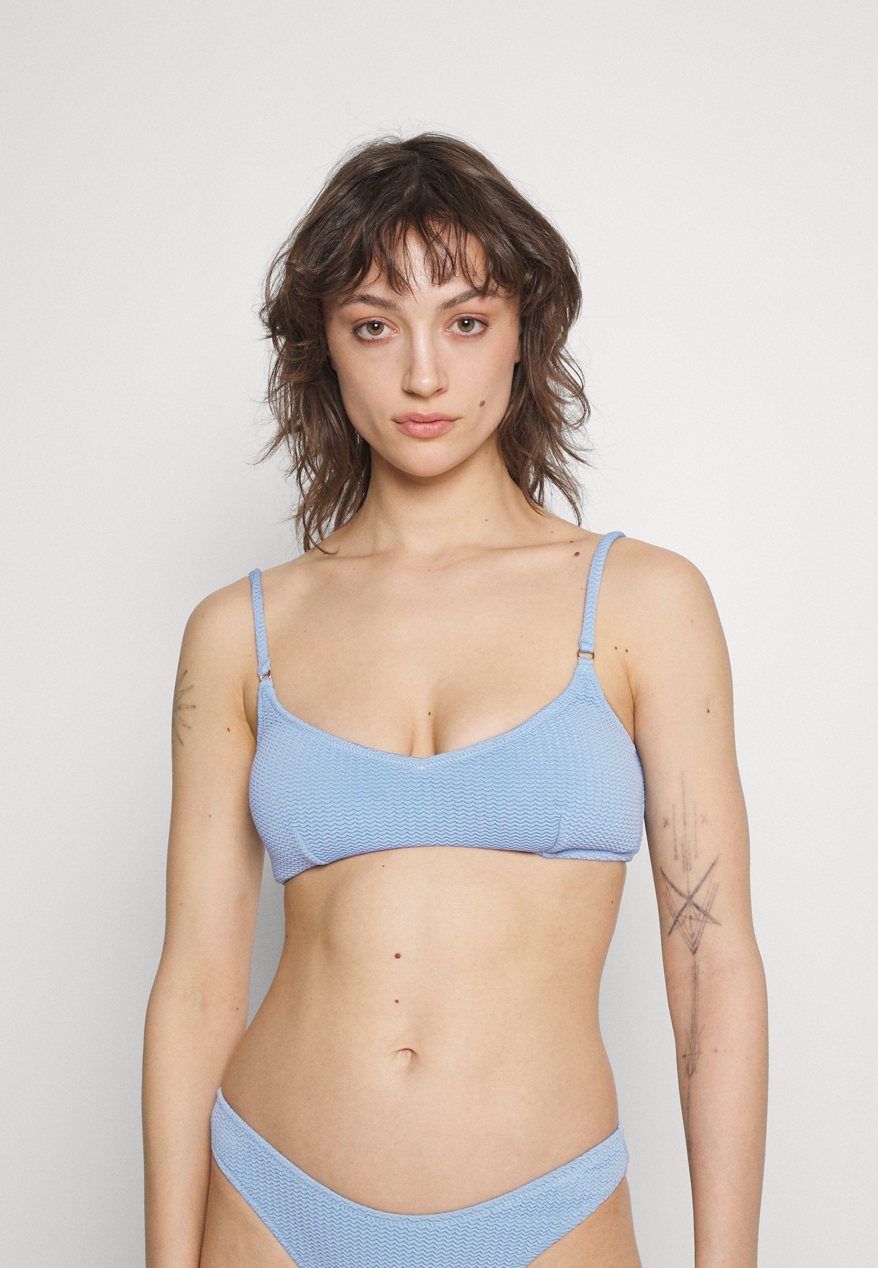 DIVE BRALETTE Media 3