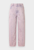 Hochgeschnittene, gerade geschnittene Jeans aus lavendelfarbenem Denim mit vorderen und hinteren Taschen, Gürtelschlaufen und Knopfverschluss.