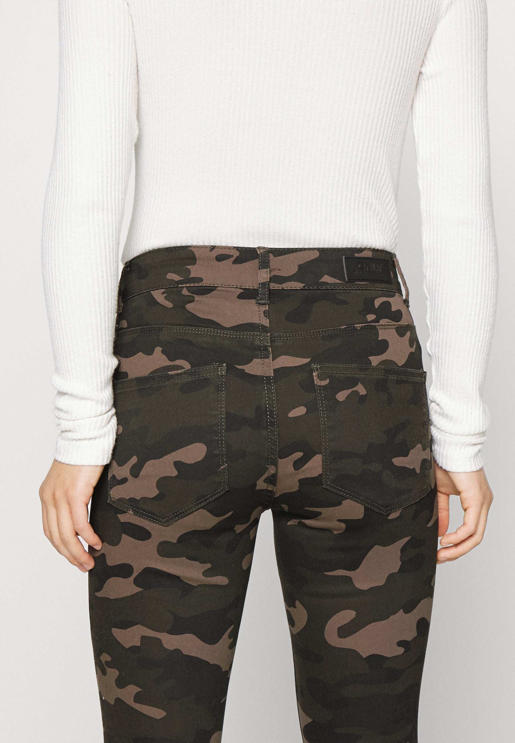 ONLNINE ESTER PANTS Media 5