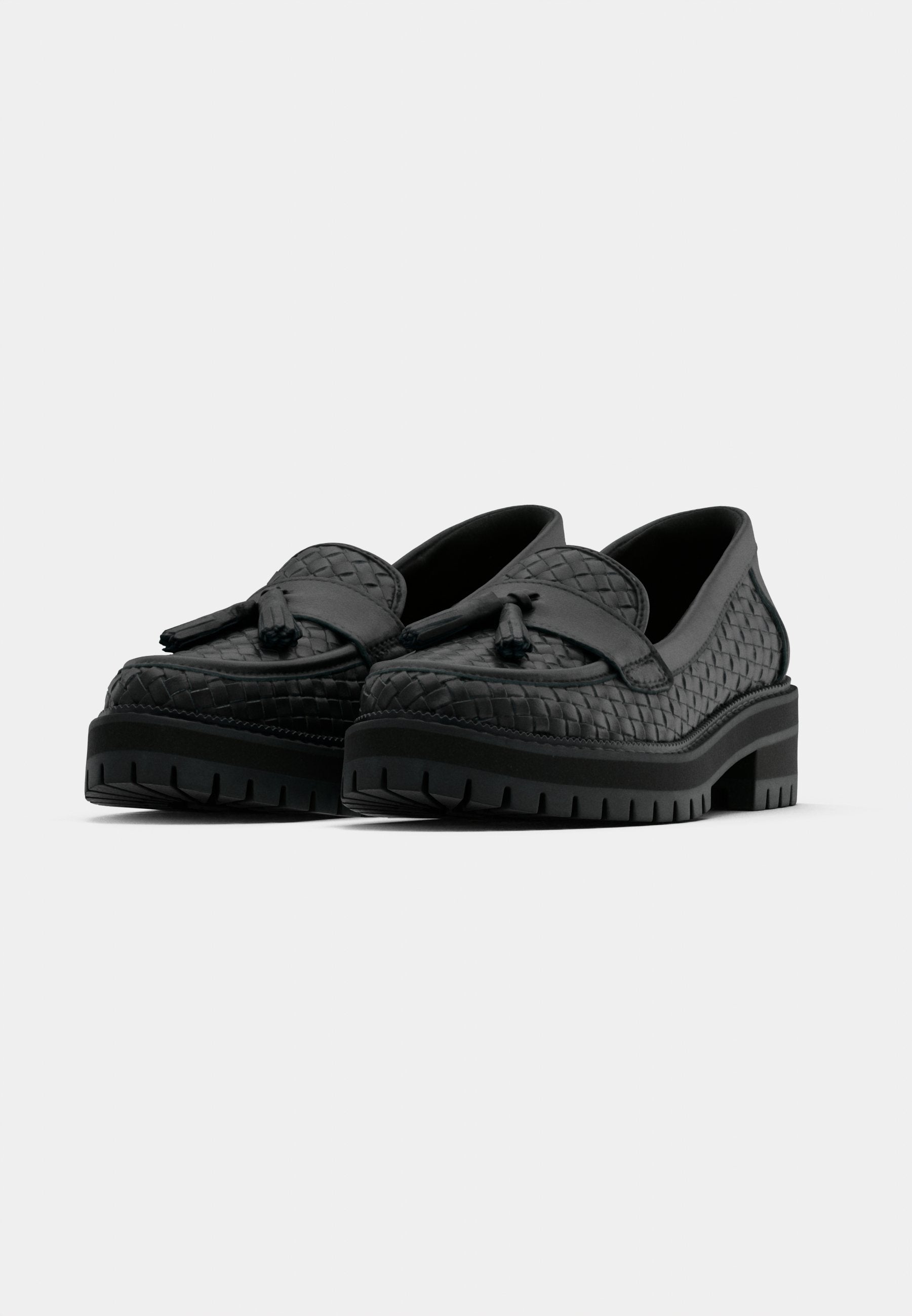 TOMS CARA