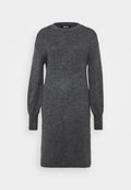 Graues Strickkleid mit langen, voluminösen Ärmeln und rundem Ausschnitt. Weiche Textur und lässiger Schnitt. Keine sichtbaren Muster oder Verzierungen.