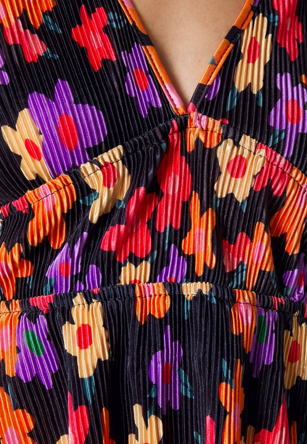 ONLY Petite ONLCLAUDIA V NECK
