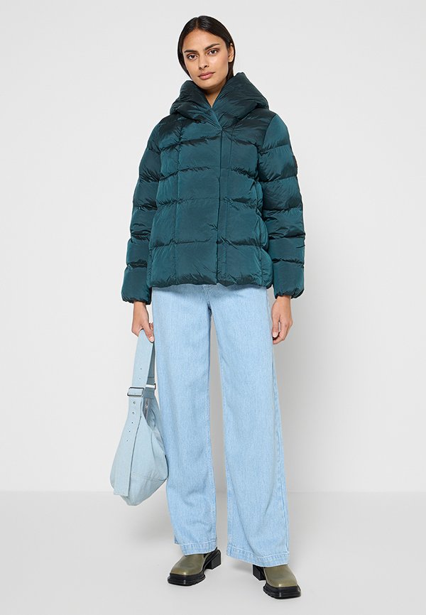 Calvin Klein STRAIGHT FIT