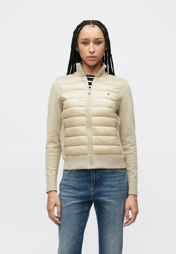 Tommy Hilfiger LIGHTWEIGHT MIXED KNIT PADDED JACKET - Light jacket - sandalwood