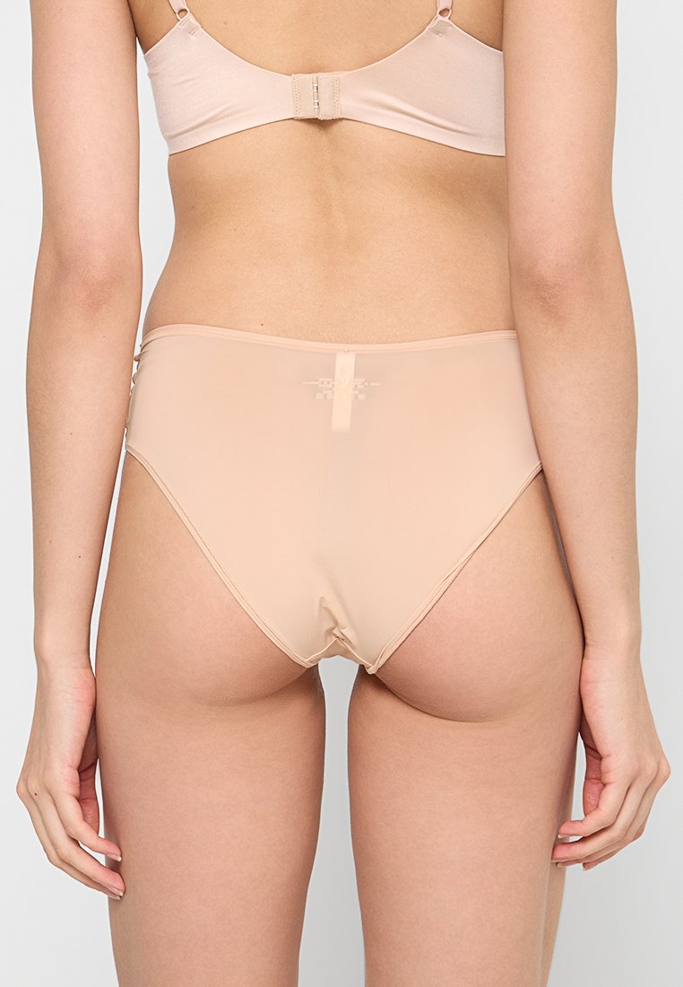 Fabletics FINE TOUCH