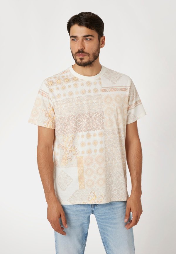 Guess ALLOVER - Print T-shirt - mehrfarbig beige